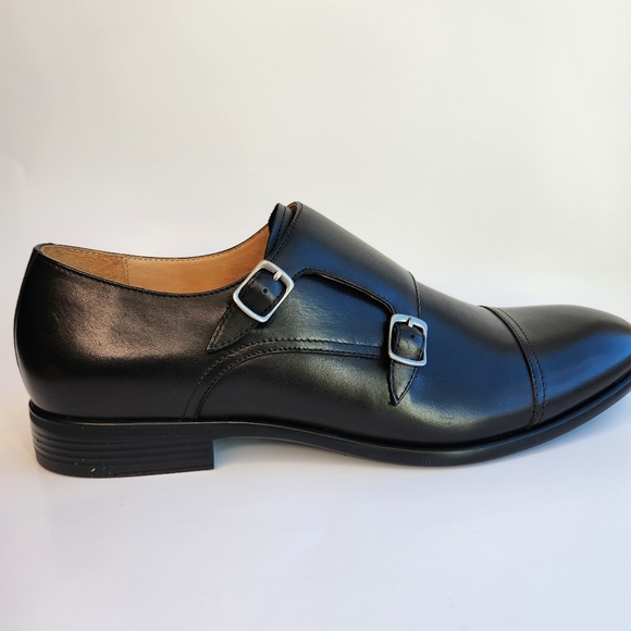 Men Shoes - Picture 2 of 4